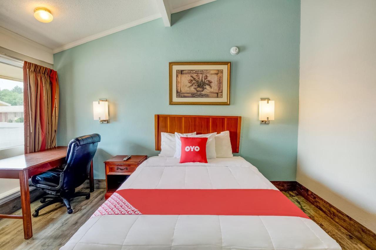 Oyo Hotel Lake Charles La I-10 Exterior photo