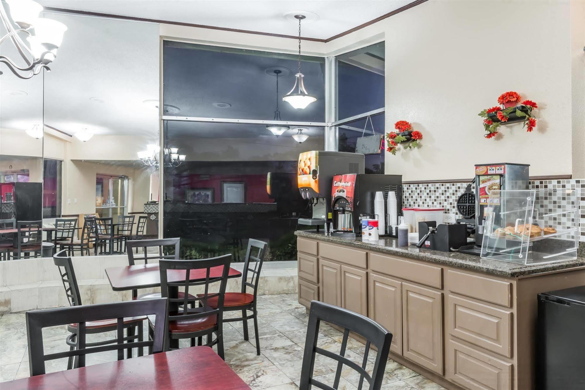 Oyo Hotel Lake Charles La I-10 Exterior photo